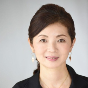 Warm Beauty 磯屋 千野子